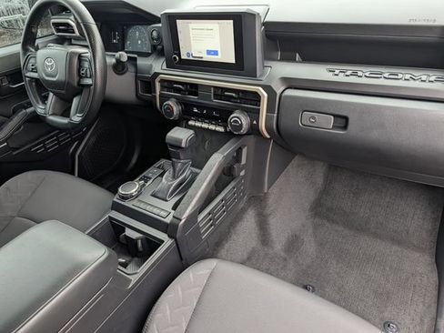Certified 2025 Toyota Tacoma SR AWD/4WD image 32