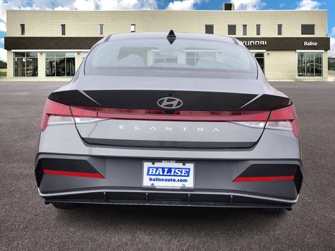 New 2026 Hyundai Elantra SE w/ Cargo Package FWD image 4