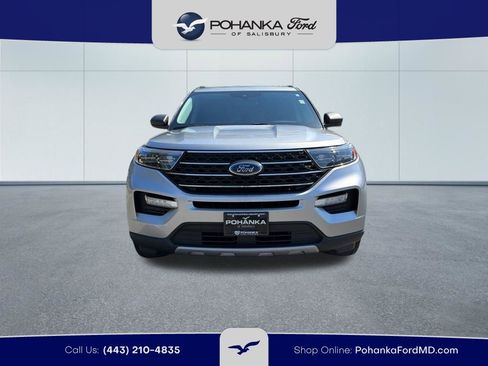 Certified 2022 Ford Explorer XLT w/ Equipment Group 202A AWD/4WD image 3