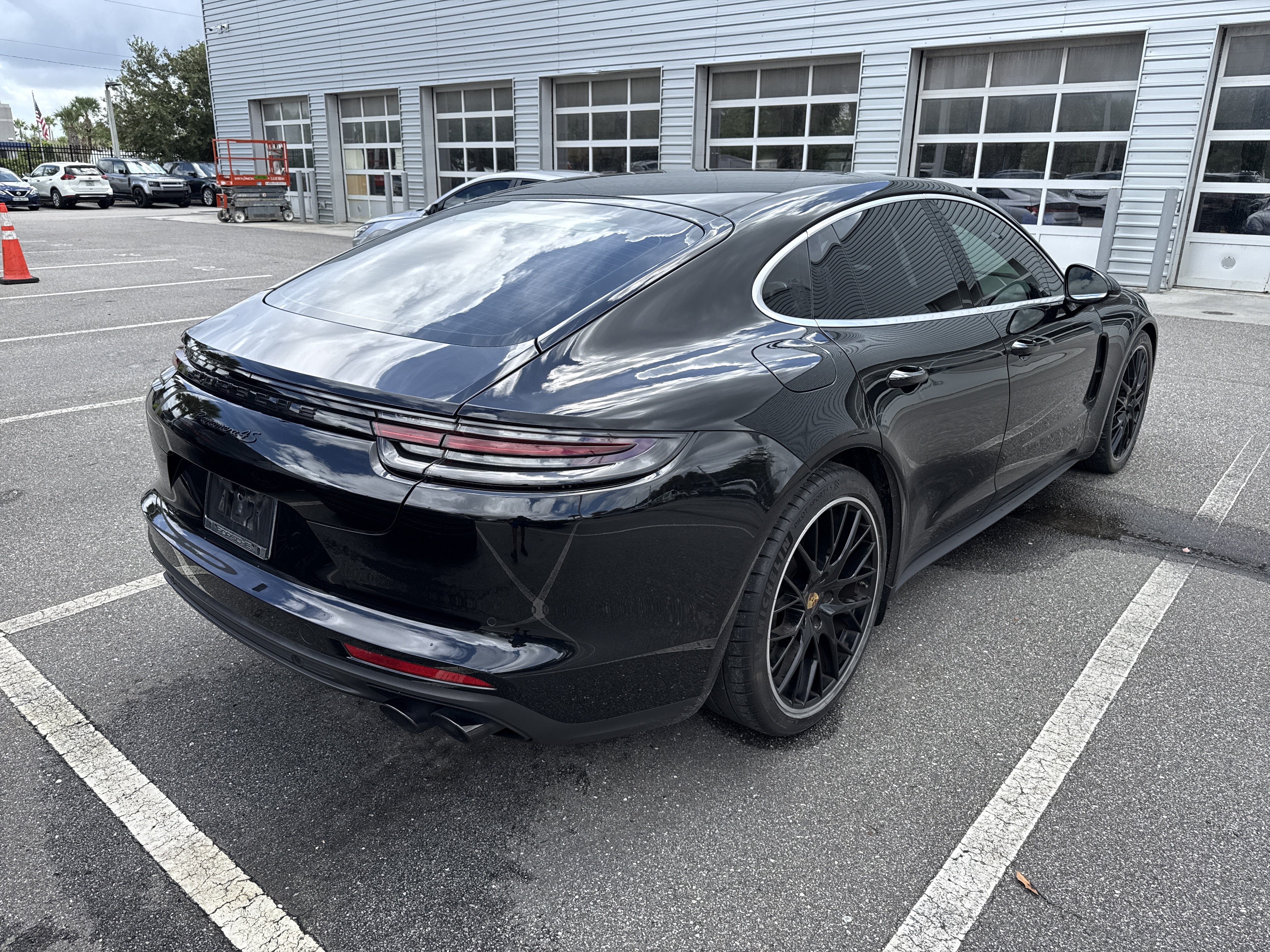 Used 2018 Porsche Panamera 4S AWD/4WD image 3