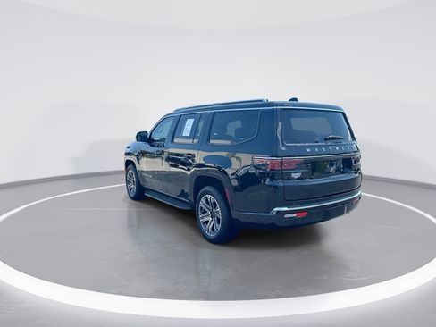 Used 2024 Jeep Wagoneer 4WD w/ Premium Group I image 7