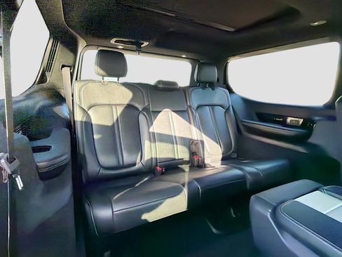 Used 2022 Jeep Grand Wagoneer Series I image 22