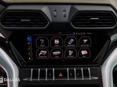 Used 2020 Lamborghini Urus image 25