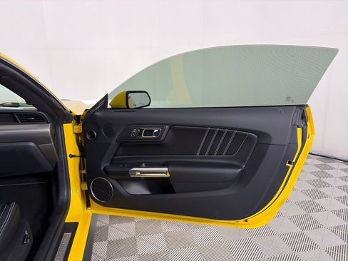 Used 2015 Ford Mustang GT Premium w/ Equipment Group 401A RWD image 27