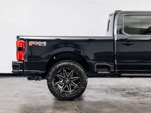 Used 2025 Ford F250 Platinum w/ FX4 Off-Road Package AWD/4WD image 27