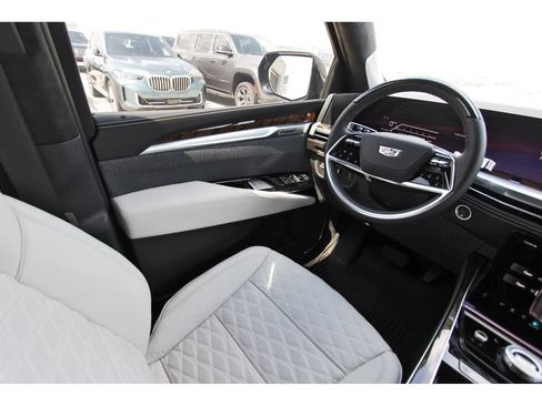 New 2026 Cadillac Escalade ESV Platinum Sport w/ LPO, ONYX Package AWD/4WD image 8