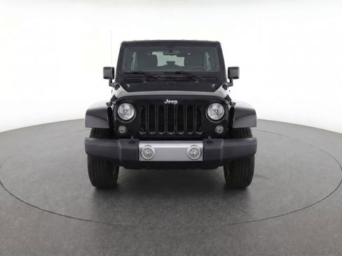 Used 2015 Jeep Wrangler Unlimited Sahara w/ Connectivity Group AWD/4WD image 6
