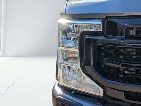 Used 2022 Ford F350 XLT w/ Black Appearance Package image 8