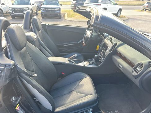 Used 2005 Mercedes-Benz SLK 350 image 16