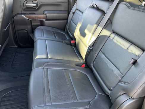 Used 2026 Chevrolet Colorado ZR2 w/ Technology Package AWD/4WD image 12