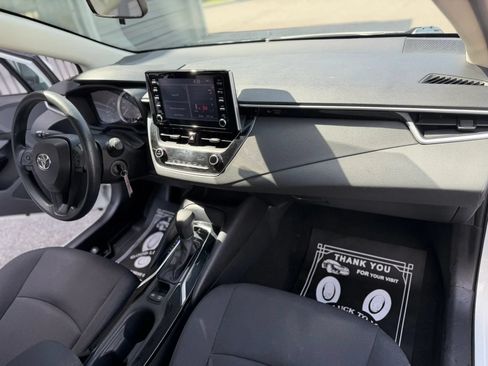 Used 2020 Toyota Corolla LE FWD image 13