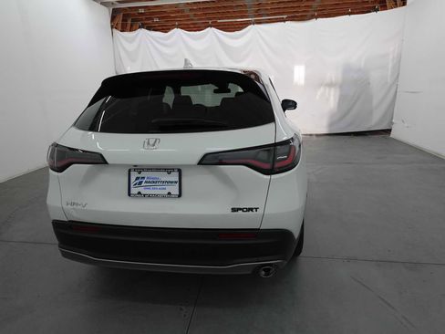 Certified 2024 Honda HR-V Sport image 5