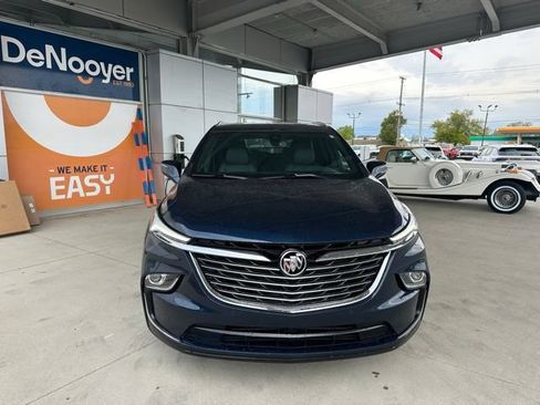 Used 2023 Buick Enclave Essence AWD/4WD image 4