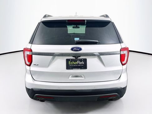 Used 2017 Ford Explorer XLT w/ Equipment Group 202A image 7