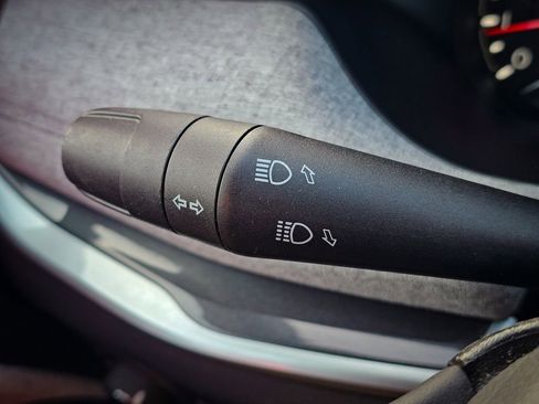 Certified 2024 Jeep Compass Latitude image 17