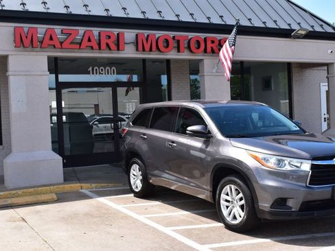 Used 2014 Toyota Highlander LE FWD image 9