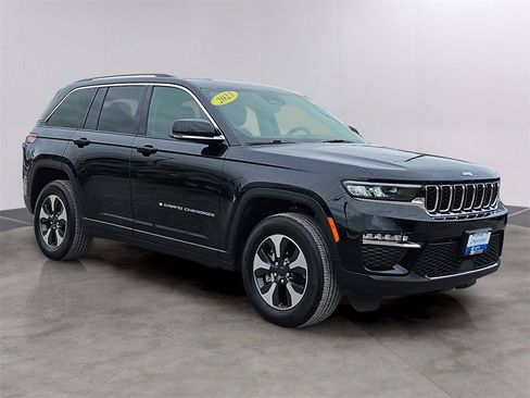 Used 2023 Jeep Grand Cherokee 4WD 4xe image 3