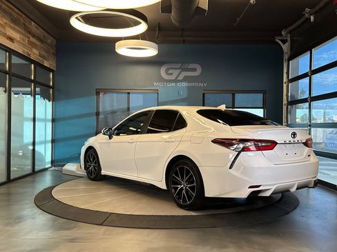 Used 2024 Toyota Camry SE w/ Convenience Package FWD image 5
