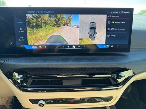 Used 2025 BMW 440i xDrive Coupe w/ Premium Package image 11