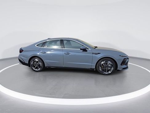 New 2026 Hyundai Sonata SEL FWD image 9