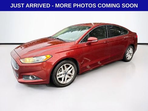 Used 2014 Ford Fusion SE w/ Equipment Group 202A image 3