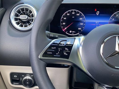 Certified 2025 Mercedes-Benz GLA 250 image 27