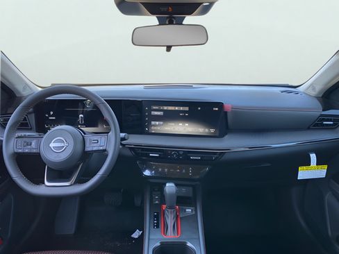 Certified 2025 Nissan Kicks SR FWD image 13