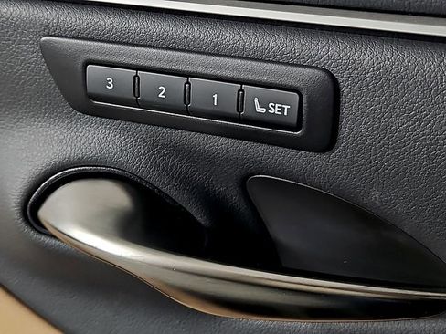 Used 2023 Lexus ES 350 350 w/ Premium Package image 27