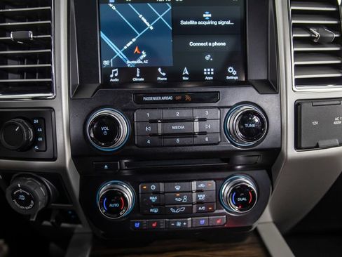 Used 2016 Ford F150 Lariat w/ Equipment Group 502A Luxury AWD/4WD image 28