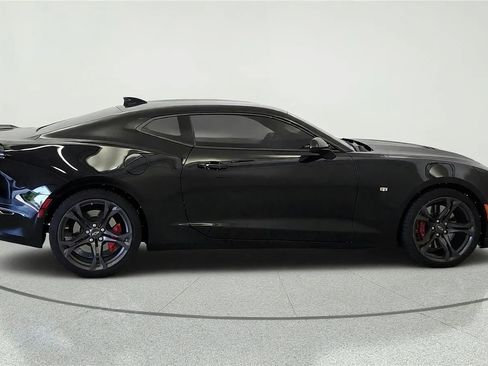 Used 2020 Chevrolet Camaro SS RWD image 6