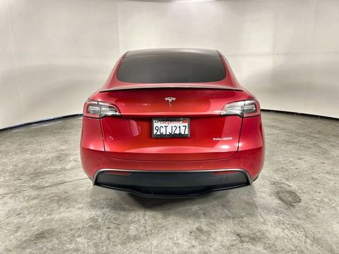 Used 2022 Tesla Model Y Performance image 7