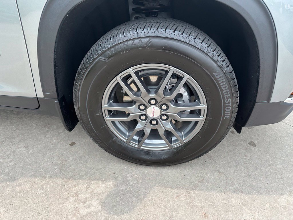 Used 2026 GMC Acadia Elevation w/ LPO, Floor Liner Package AWD/4WD image 12