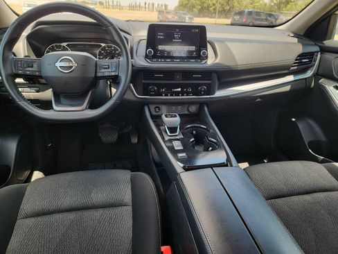 Used 2025 Nissan Rogue SV FWD image 12