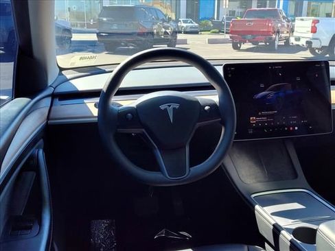 Used 2023 Tesla Model Y Long Range image 9