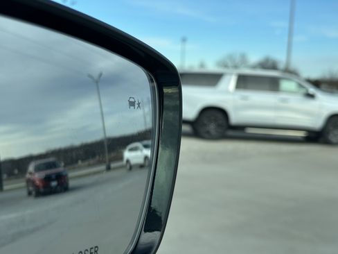 Used 2022 Buick Enclave Premium w/ Experience Buick Package image 44