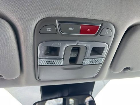 Certified 2025 Kia Telluride S image 28