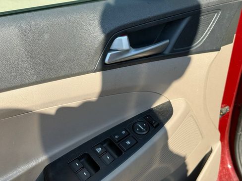 Used 2020 Hyundai Tucson SE AWD/4WD image 11
