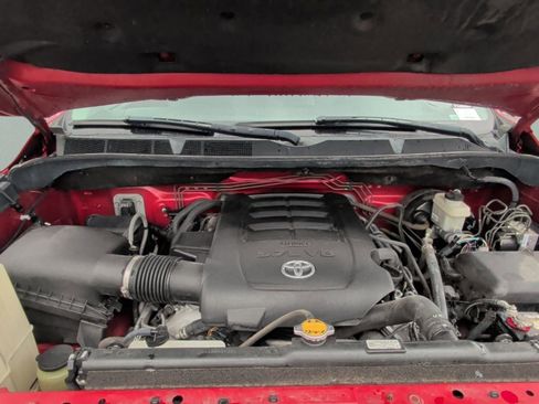 Used 2015 Toyota Tundra SR5 w/ TRD Off Road Package AWD/4WD image 13