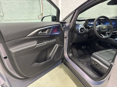 New 2026 Chevrolet Equinox EV LT w/ Convenience Package II AWD/4WD image 12
