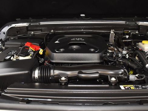 Used 2020 Jeep Wrangler Unlimited Sahara w/ Uconnect 4C Nav & Sound Group image 15