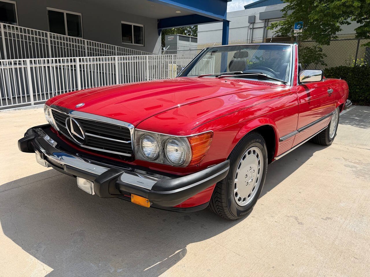 Used 1989 Mercedes-Benz 560 SL image 13