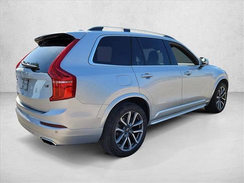 Used 2019 Volvo XC90 T6 Momentum w/ Advanced Package AWD/4WD image 5