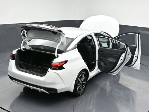 New 2025 Nissan Versa SV w/ Trunk Package image 32