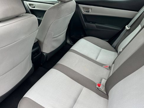 Used 2018 Toyota Corolla LE w/ Carpet Mat Package (TMS) FWD image 13