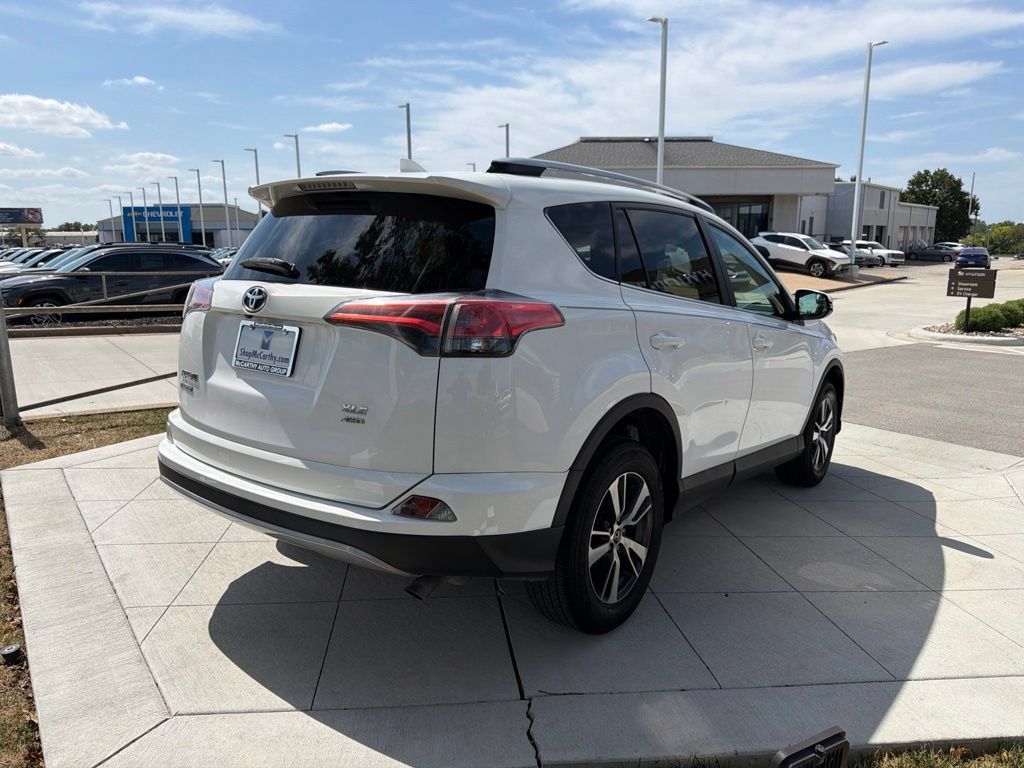Used 2017 Toyota RAV4 XLE w/ Carpet Mat Package AWD/4WD image 5