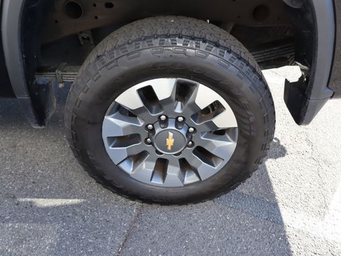 Certified 2024 Chevrolet Silverado 2500 Custom w/ Custom Value Package image 39