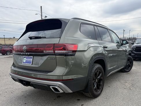Used 2024 Volkswagen Atlas Peak Edition SE image 7