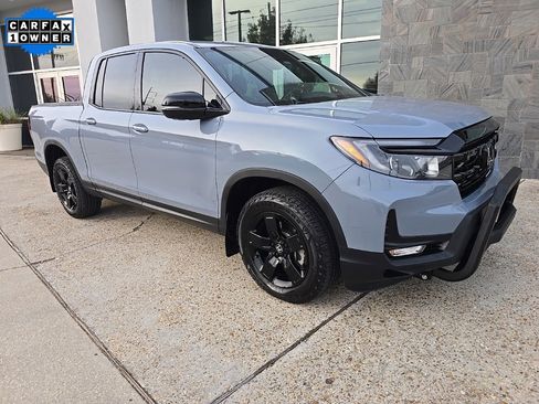 Used 2025 Honda Ridgeline Black Edition image 3