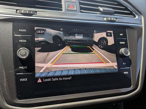 Used 2023 Volkswagen Tiguan SE R-Line image 22