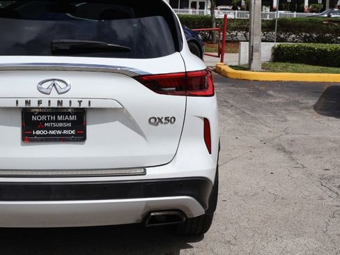 Used 2019 INFINITI QX50 Essential w/ Premium Audio Package image 15